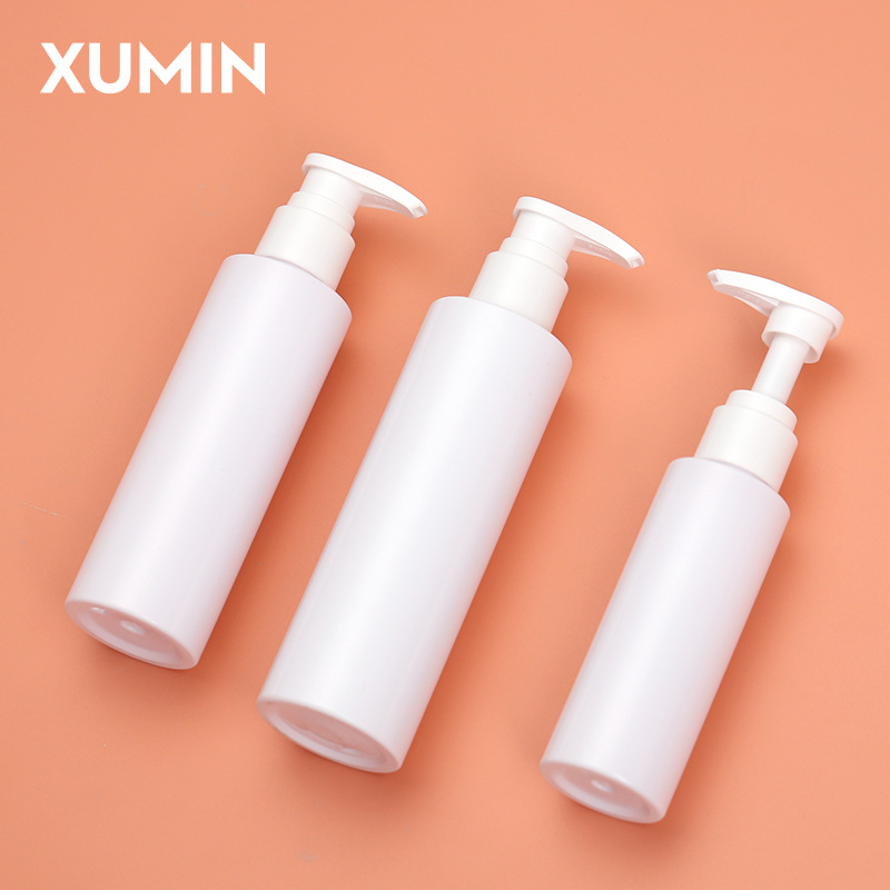 Empaquetado cosmético Xumin hombro plano botella de acondicionador PET 150-200ml botella de champú blanco al por mayor