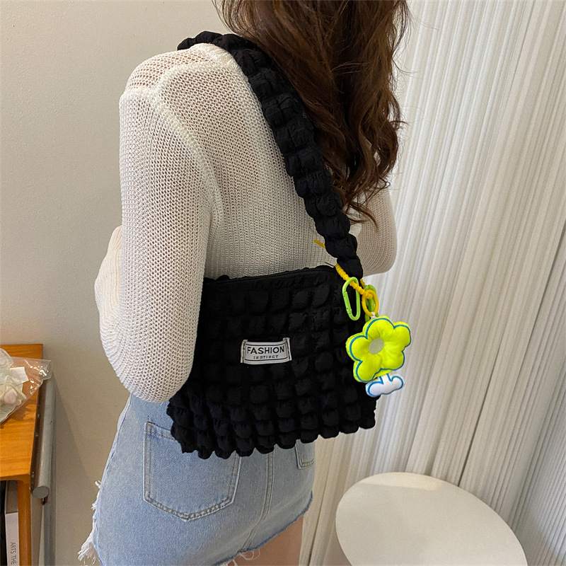 Women's Small Plush Solid Color Fashion Square Zipper Crossbody Bag display picture 1