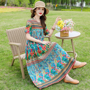 Ethnic style retro floral high waist slim dress long skirt cotton silk Dali Lijiang grassland vacation travel photo