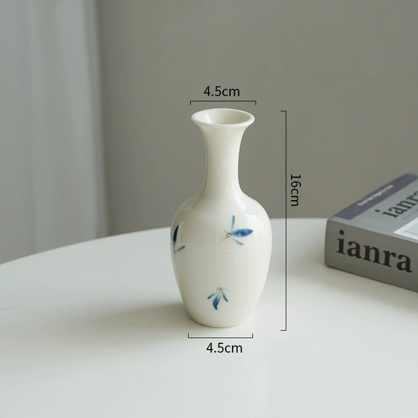 Blue and white porcelain (A)