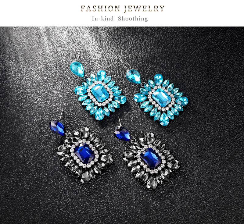Retro Geometric Alloy Inlay Rhinestones Drop Earrings 1 Pair