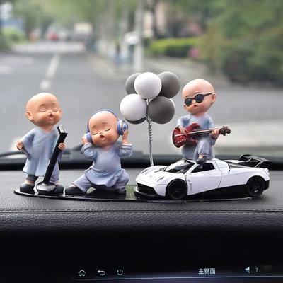 Monk Car Cute Resin — Car ornaments - band-little-monk-white-roadster-minnie-grey-white-balloon-small-oval-mat