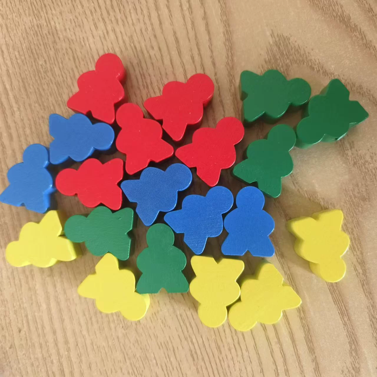 Производители поставляют цветные деревянные шахматы летающие шахматы в форме человека шашки деревянные шахматные фигуры противоположного пола оптом