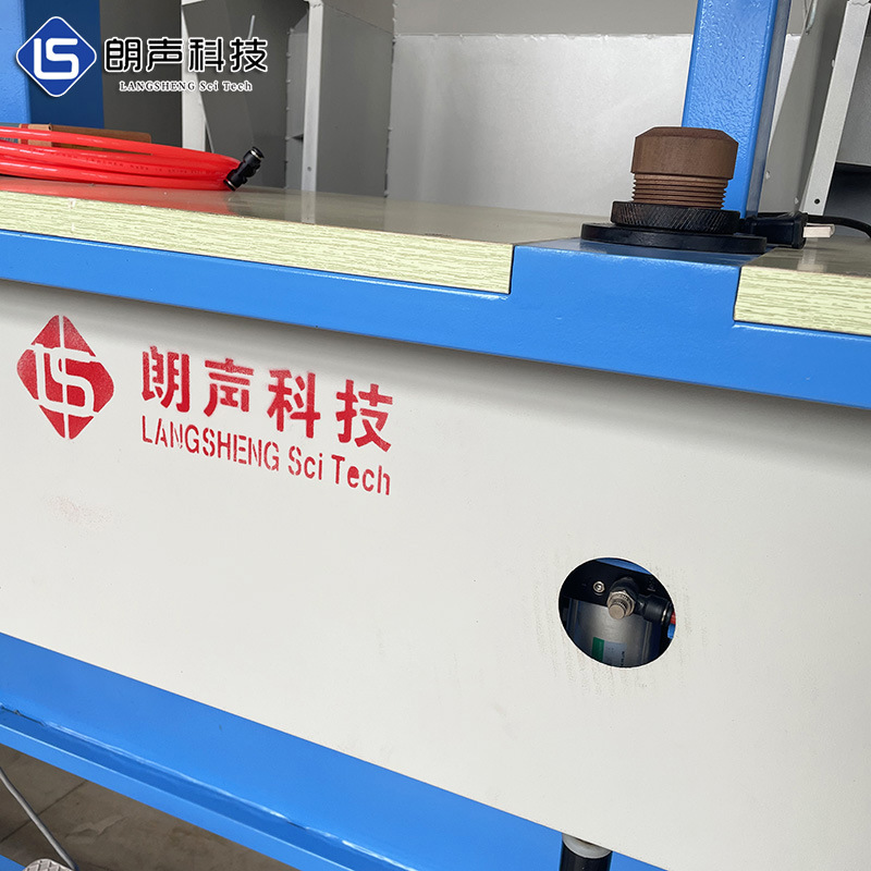 af684ecbda56a2f4f78a4ff7e6de81