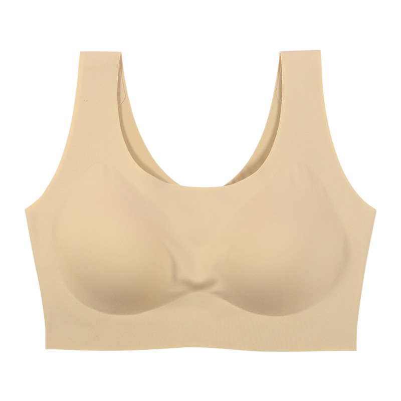 胸の形を整えるシームレスブラ、夏用薄型ブラ、小胸を大きく見せるノンワイヤー、スポーツブラ、大きな胸を小さく見せるガーリーブラ