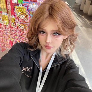 [Yuqi Short Curly Hair] Wig Women's Golden Brown Spotted Wool Curly Hair Fluffy Age-reducing Artificial Hair Full Head Cover