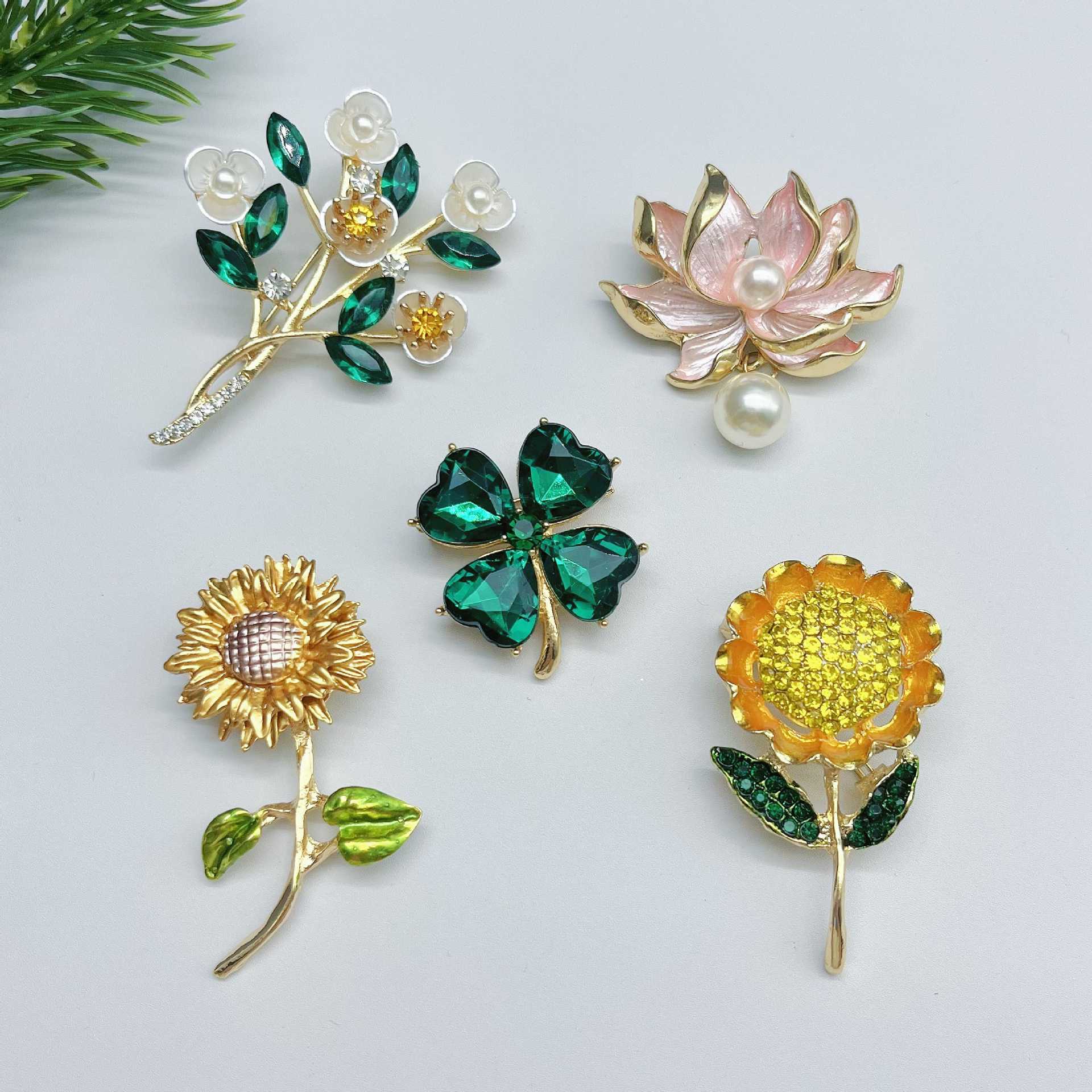Fashionable Brooch, Cross-Border High-End Women's Anti-Exposure Butterfly Brooch, New Niche Design for the Year of the Horse