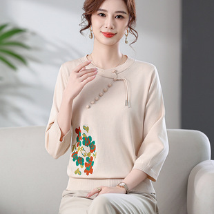 Mom's Spring Clothing 2024 New Knitted Three-Quarter Sleeve Shirt Middle-Aged and Elderly Women's Ice Silk National Style Western Style Easiest for Match Top