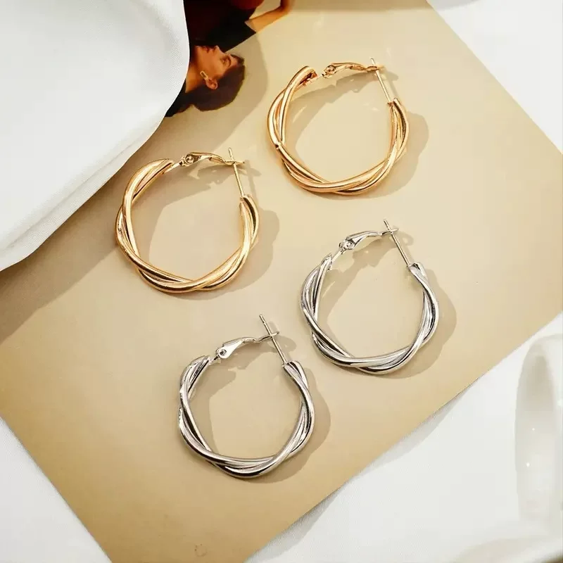 Серьги с хвостиком, простой и элегантный дизайн