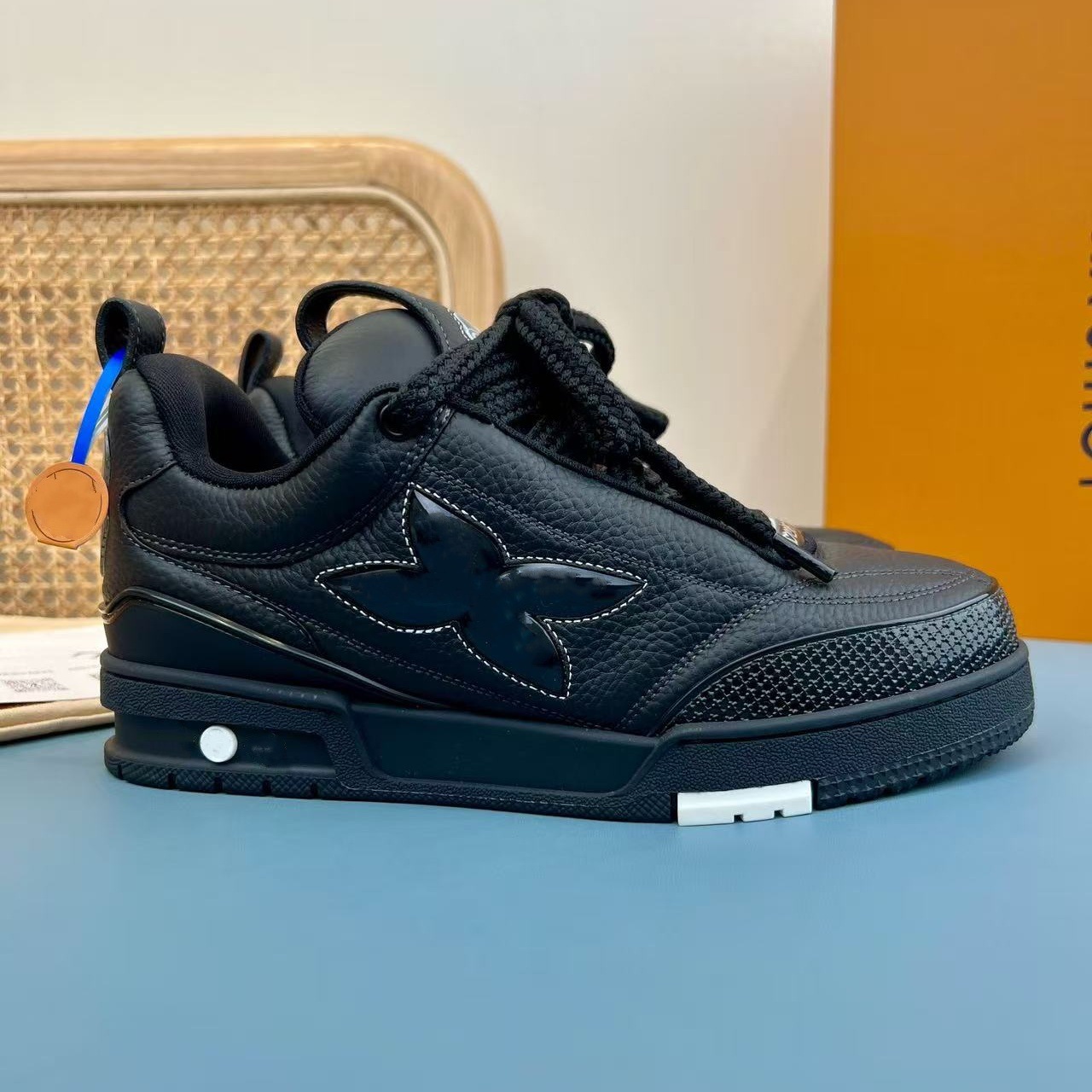 Comercio exterior estación europea zapatos de pan para hombres y mujeres, zapatos de suela gruesa, zapatos deportivos de moda, zapatos de skate para parejas