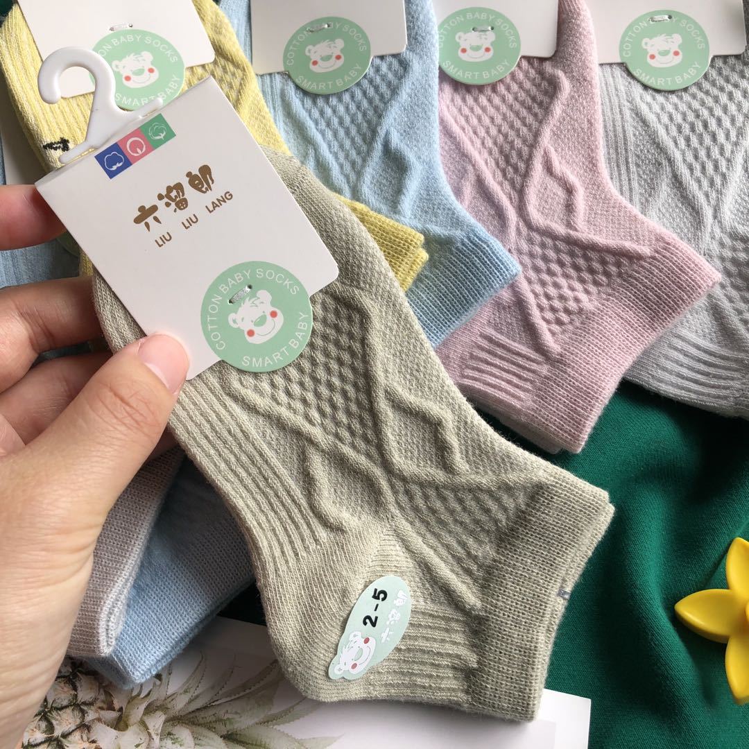 Zhuji calcetines al por mayor 2023 primavera y verano nuevos calcetines de algodón fino transpirable para niños moda Diamond Plaid niños barco Calcetines