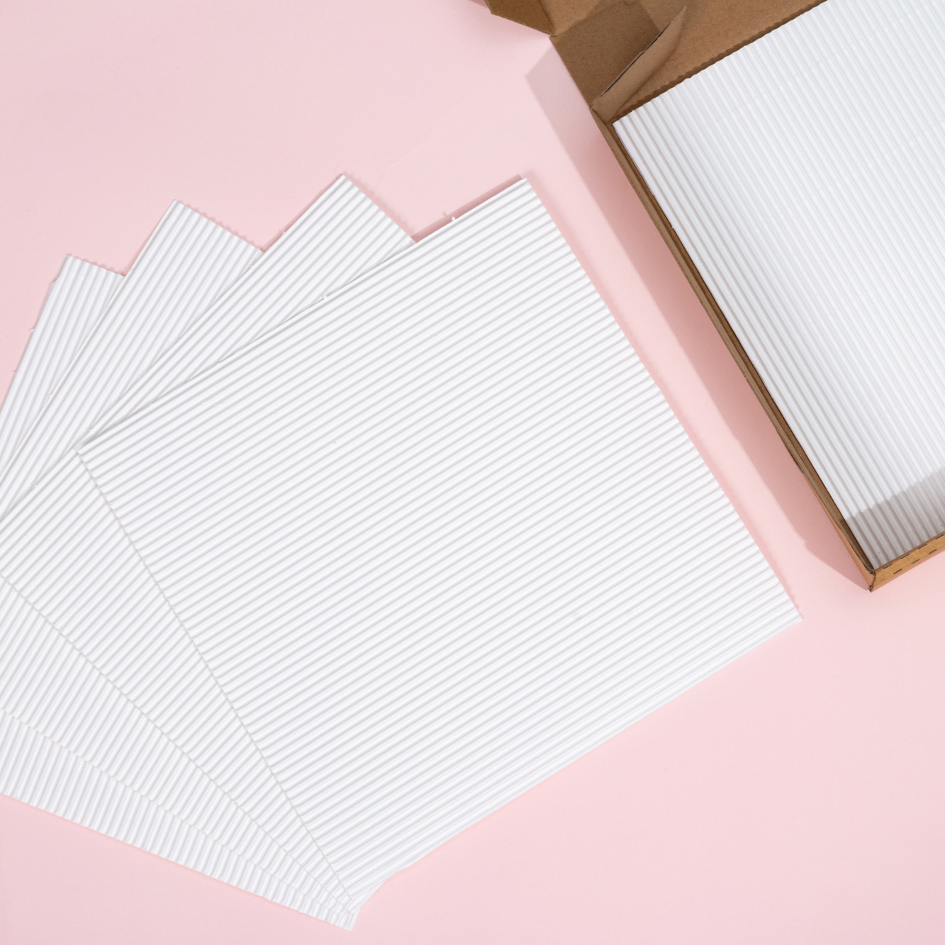 披萨瓦楞垫纸6 7 8 9 10 12寸比萨盒外卖防油垫纸加厚pizza吸油纸