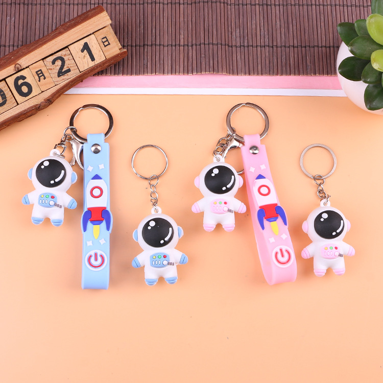 Cute cartoon 3D three-dimensional PVC keychain customized soft rubber keychain car pendant doll small gift wholesale