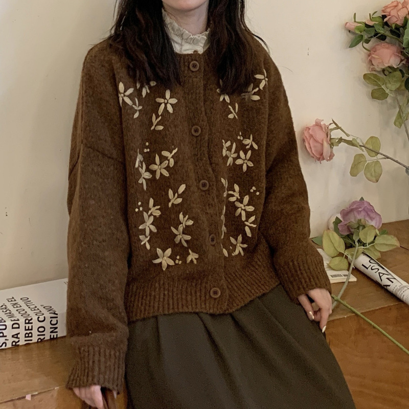 Knitted Embroidered Thickened Top, Retro Style, Suitable for Autumn and Winter, Soft and Cozy Sweater Cardigan for Women, Lazy Style