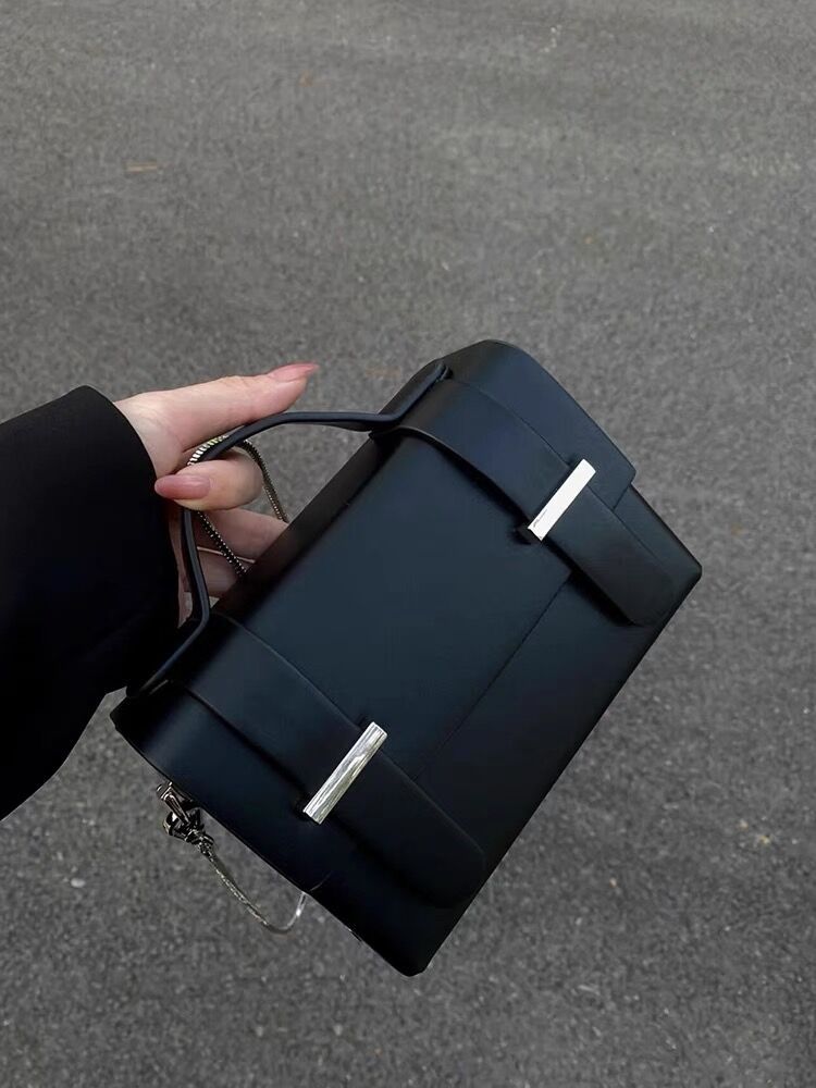 高級感小黑包包女2024夏季新款百搭小方差單肩包斜挎包劍橋包