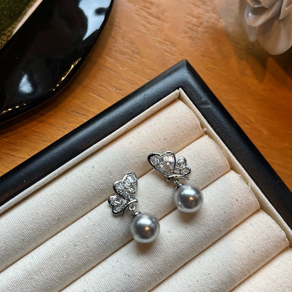 Silver, asymmetrical