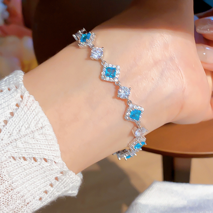 Pulsera de lazo ovalado de circón azul marino, exquisita pulsera ligera y de lujo de alta gama, pulsera de diseño de nicho