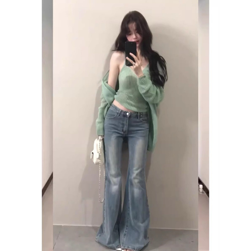 A Complete Set of Korean-Style Loose Knitted Cardigans and Suspenders for Women to Wear in Early Spring. Korean-Style Bootcut Jeans Suit