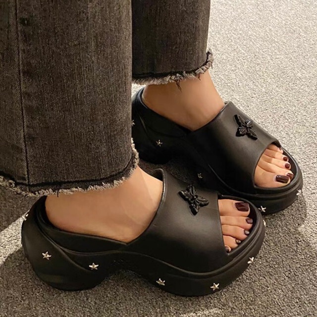 9CM Thick-soled Star Slippers Women's Summer Outer Wear Thick-soled 2024 Shit Feeling New Summer Internet Celebrous Sandals 9CM Thick-soled Star Slippers Women's Summer Outer Wear Thick-soled 2024 Shit Feeling New Summer Internet Celebrous Sandals