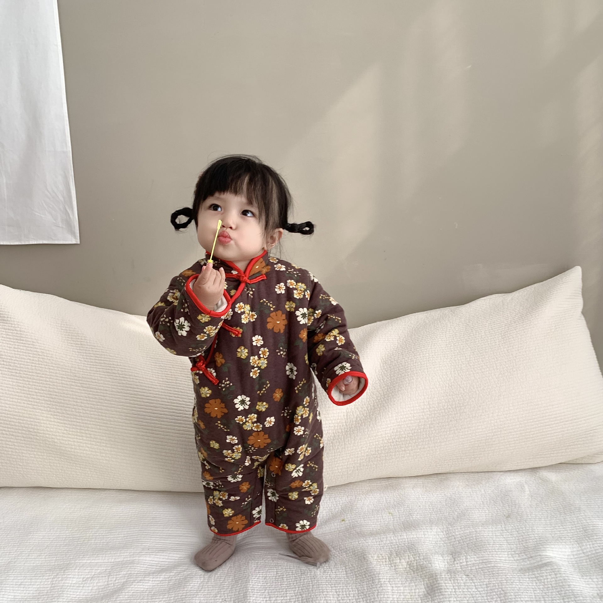 Ropa de invierno para niñas ropa de bebé 2023 ropa de otoño e invierno Ropa de niños coreanos ropa anual de bebé ropa acolchada de algodón image 9