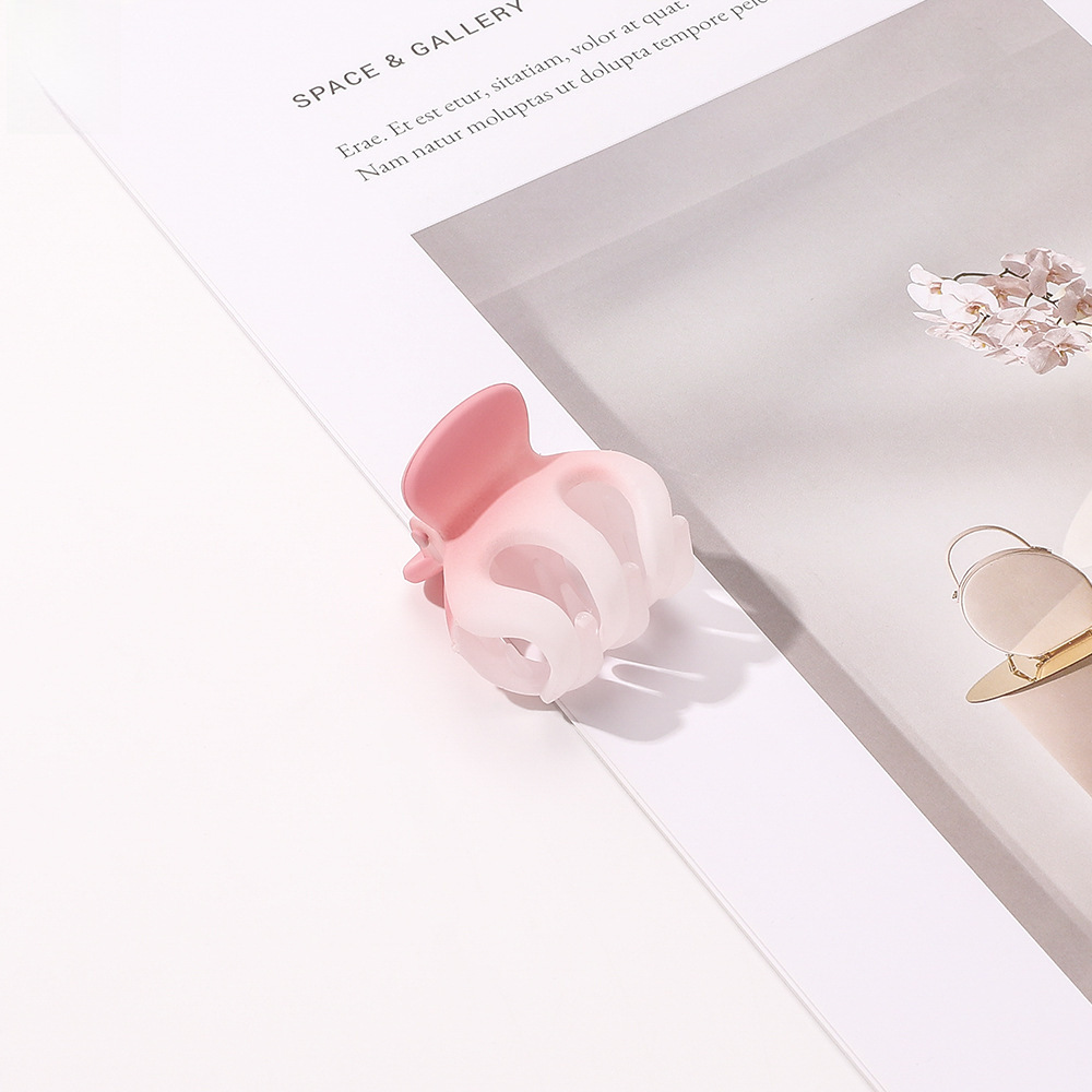 Qiyue határokon átnyúló színátmenetes hajtű matt fogócsat édes női cápacsat hajcsat hajkiegészítők nagykereskedelemben_voghion.com