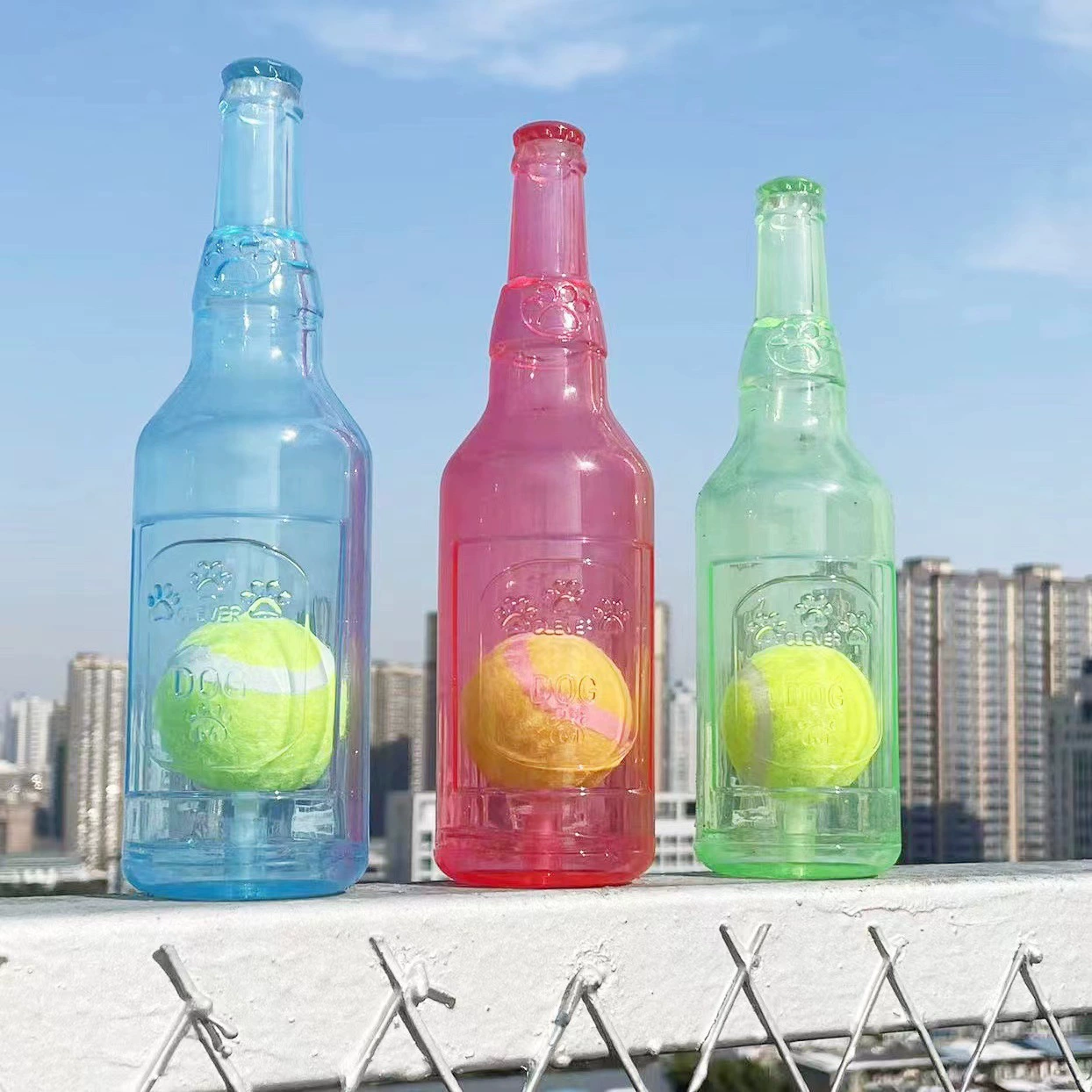 Новый звукоизолирующий жевательный антистрессовый плавающий резиновый TPR теннисный мяч-игрушка в форме бутылки вина для больших собак и щенков.