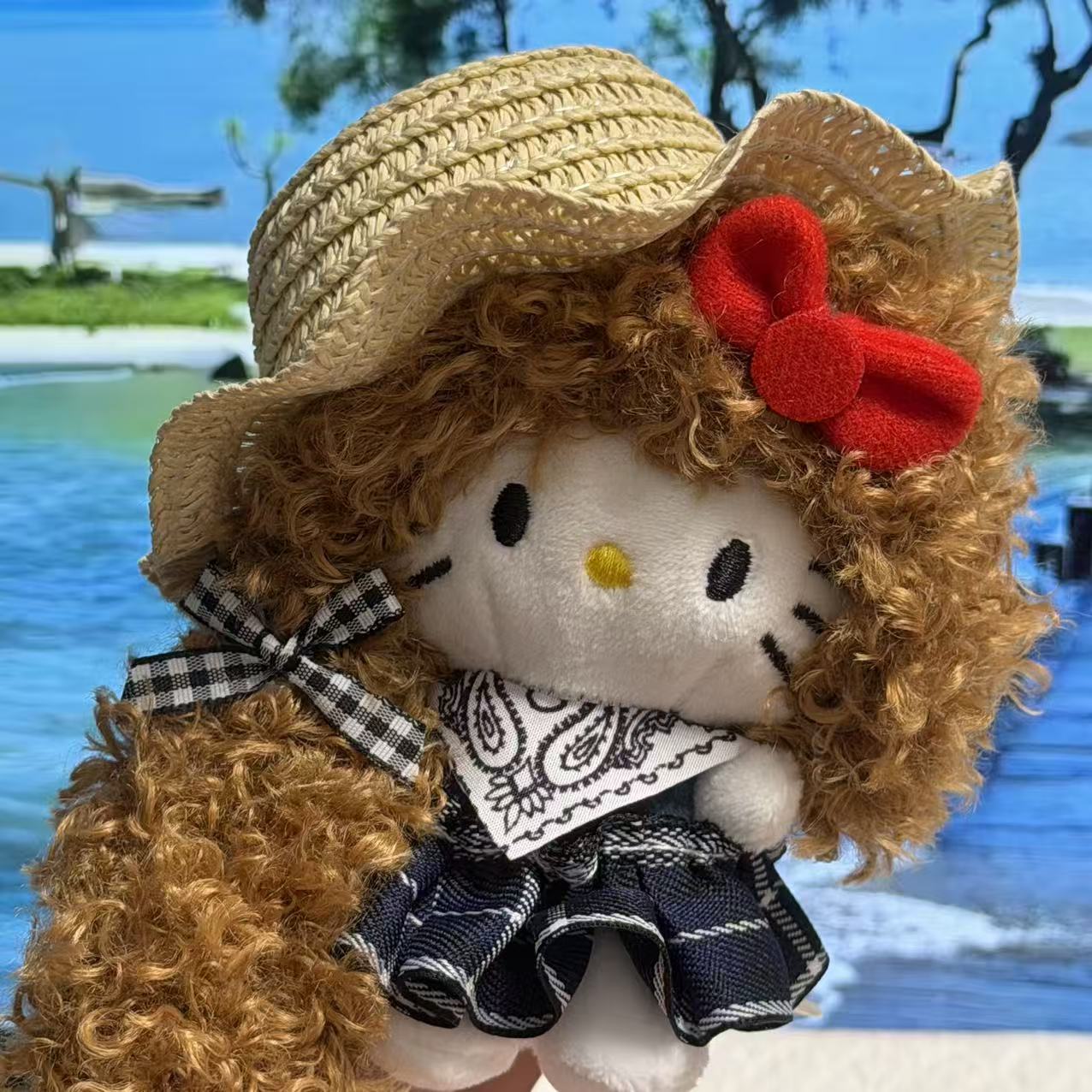 黒麦わら帽子キティ帽子ベビーペンダントラブバックル人形人形かわいいヘップバーンスタイルペンダントキーホルダー