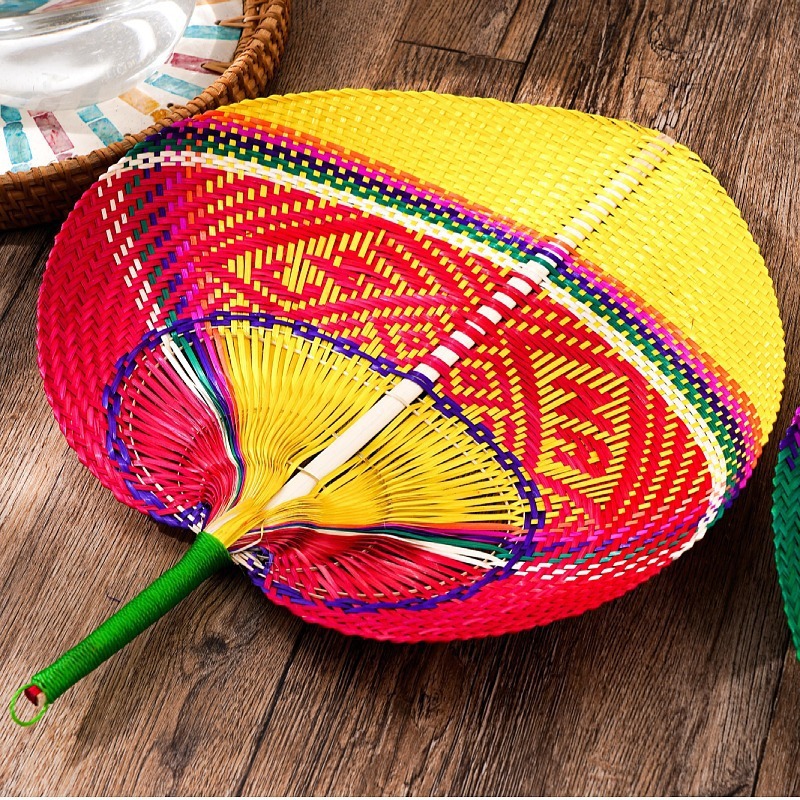 Spot al por mayor abanico grande tejido de bambú de color retro abanico de plátano hecho a mano tejido de bambú de verano
