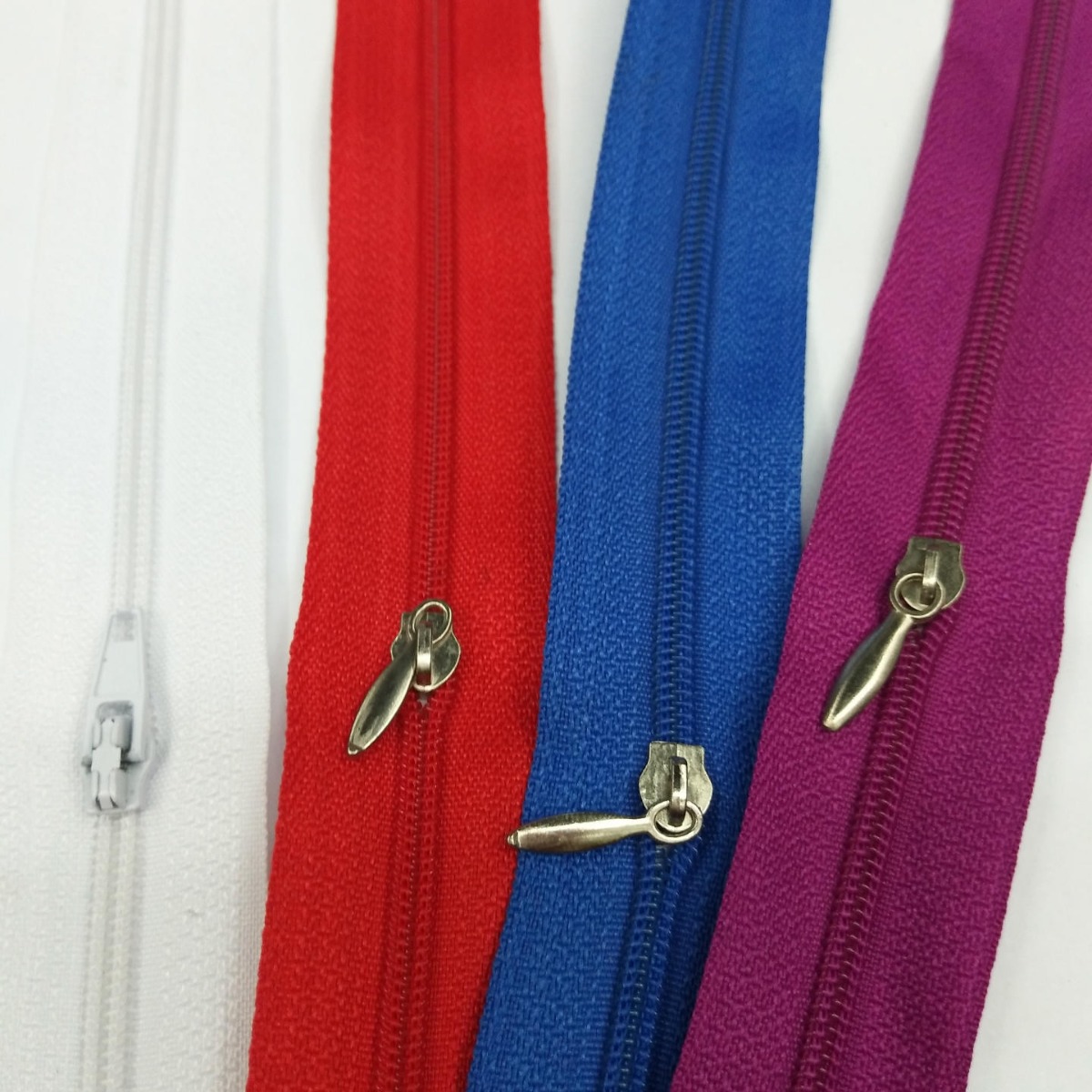 热销3号4.2#尼龙双针剪断穿头 任意款式拉头搭配 颜色多小额批发