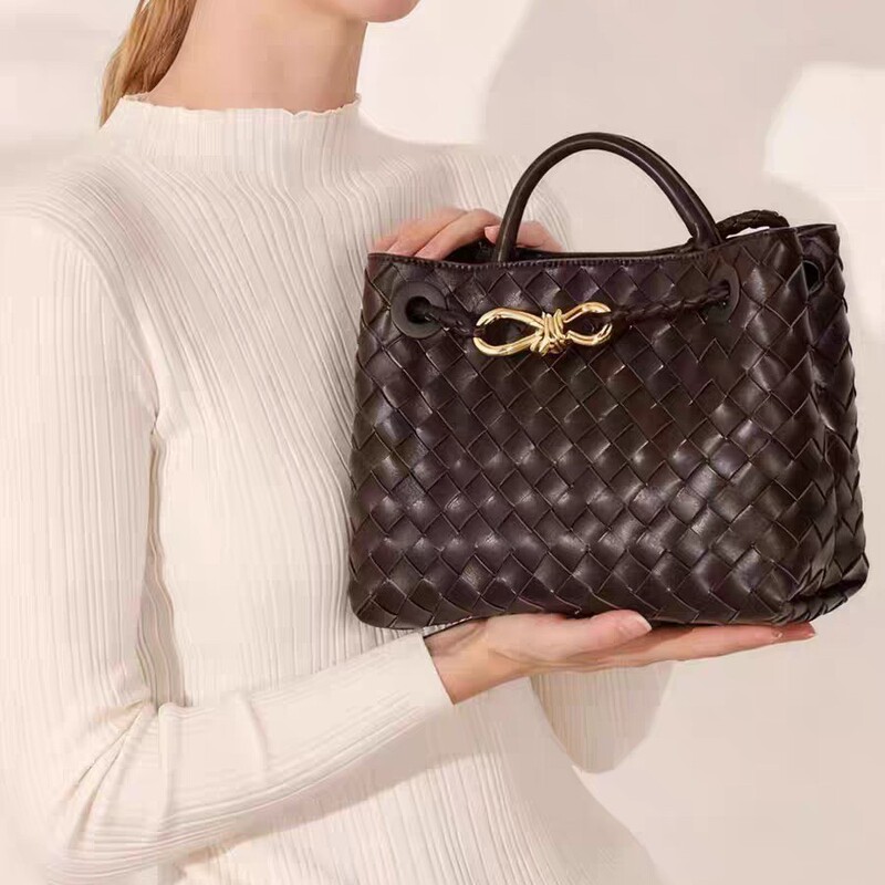 Niche Design New Arrival Butterfly Rope Buckle Leather Woven Tote Bag Shoulder Bag Portable Large Capacity Women's Bag