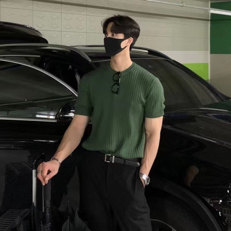 Nueva Camiseta de manga corta de seda de hielo a rayas casual ropa superior de los hombres delgados simples suéter de moda