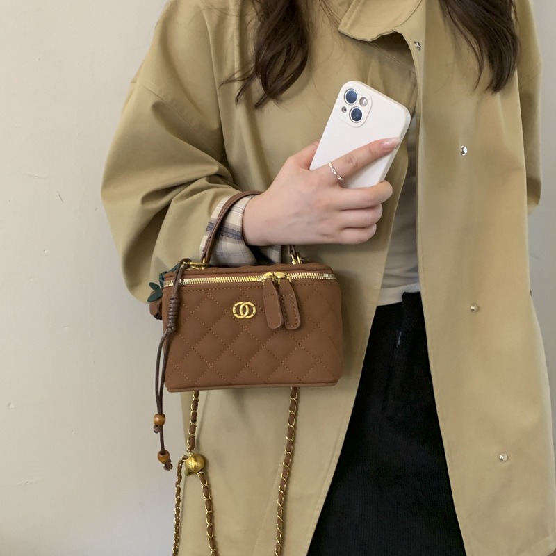 Otoño y invierno de alta calidad bolso de mano para mujeres 2025 nuevo bolso de caja de fragancia bolso de cadena de diamante bolso de hombro