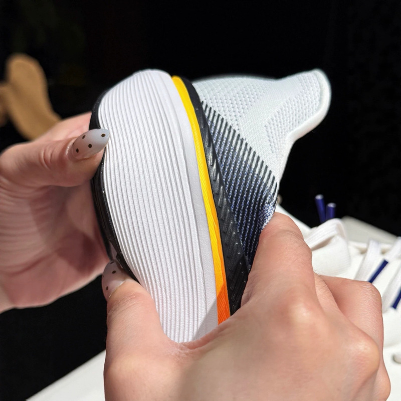 0g1106, Gogou Couple's Air-Cushioned Running Shoes, Shipping Fee 8 Yuan/Pair