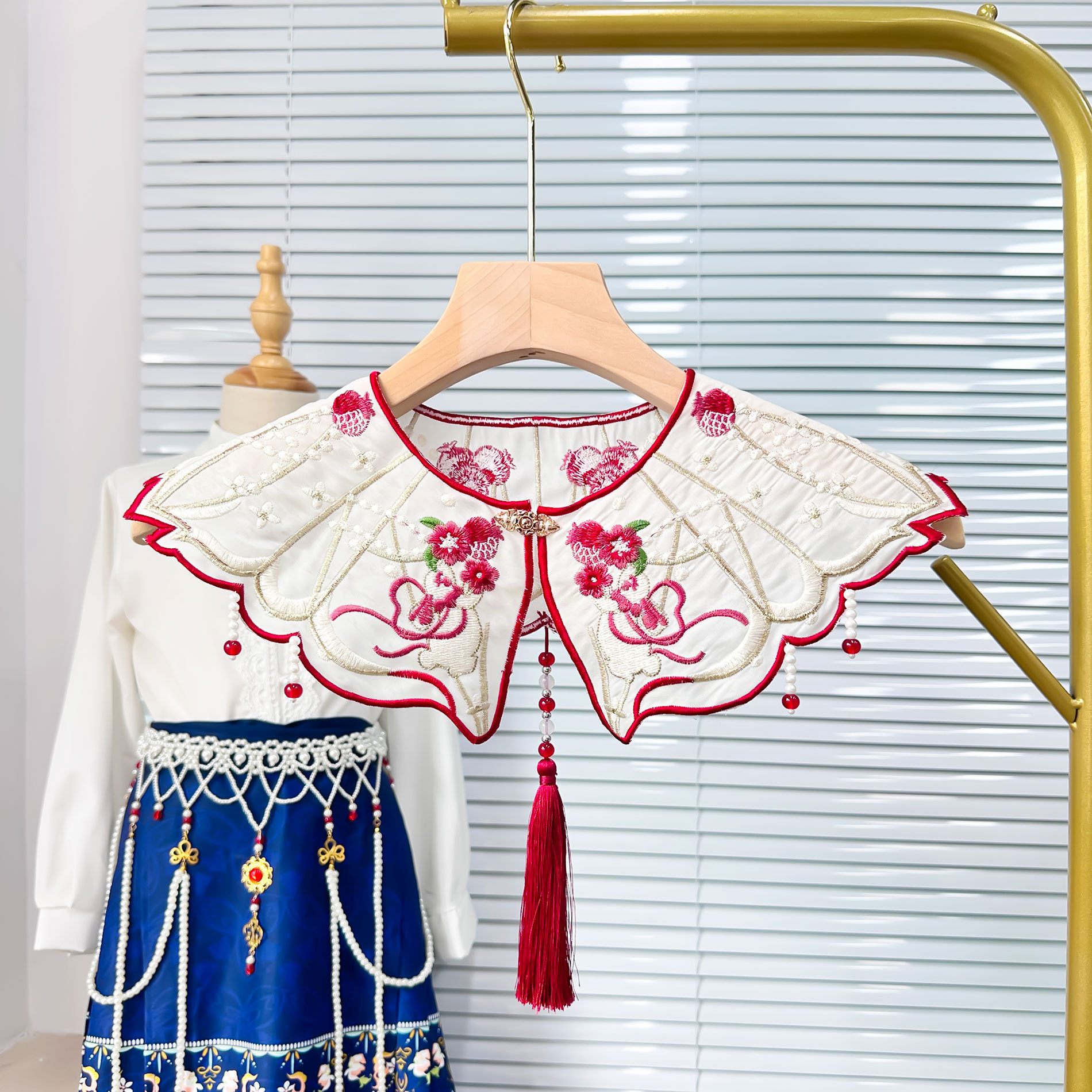 Venta caliente chino retro hanfu caballo cara falda nube hombro mujeres collar flor accesorios niños bordado de color a juego falso collar image 18