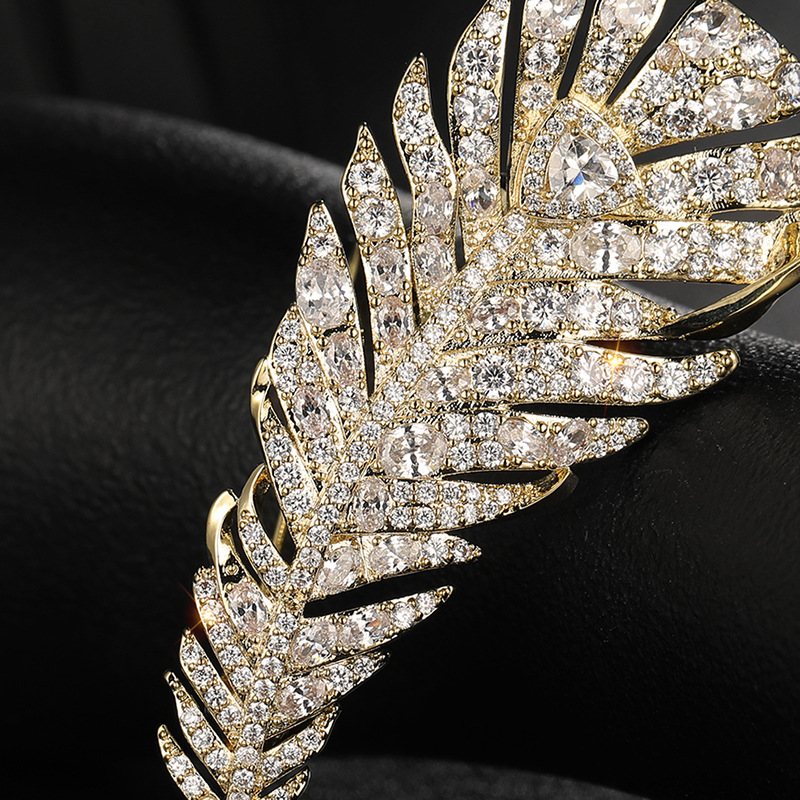 Spilla di lusso con piuma in zircone intarsiato in rame Spilla per abito Accessori per spille_voghion.com