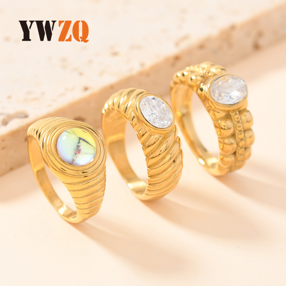Nueva moda europea y americana, joyería de acero inoxidable, anillo de circón con incrustaciones irregulares, anillo de rosca de diseño de lujo ligero femenino image 1