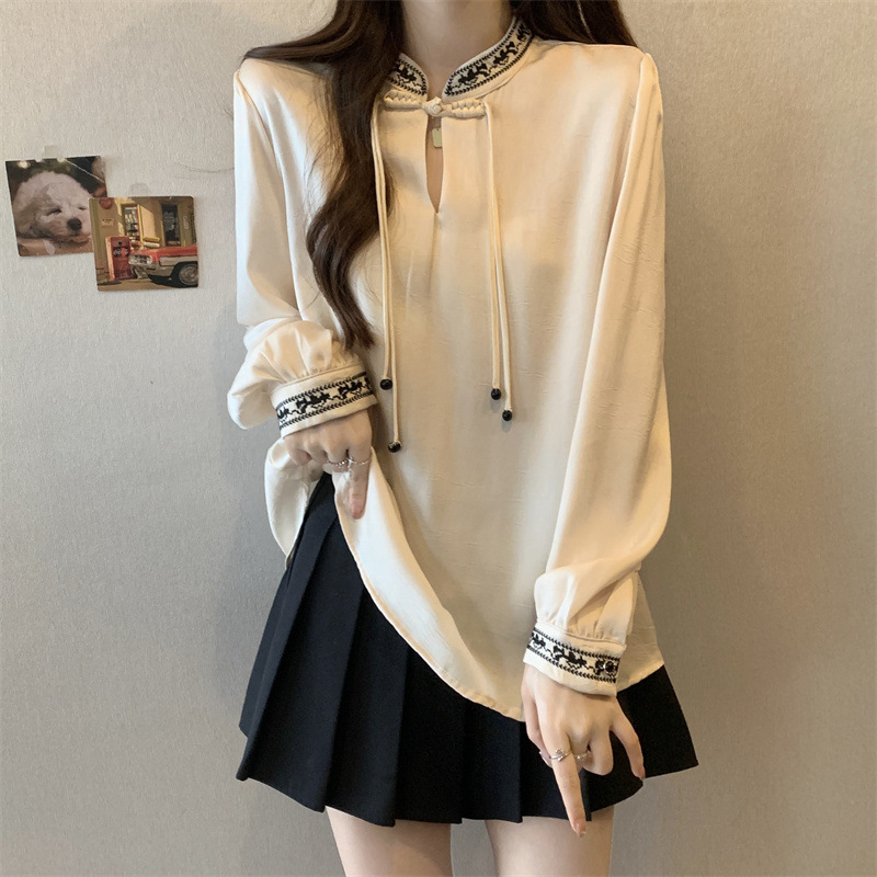 M beige