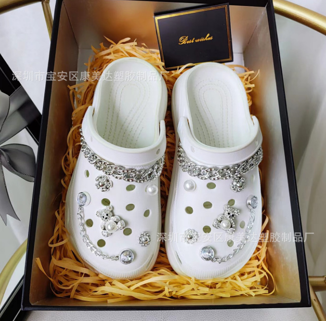 실버 모조 다이아몬드 체인으로 설정된 K50-silver 베어 (신발 제외)