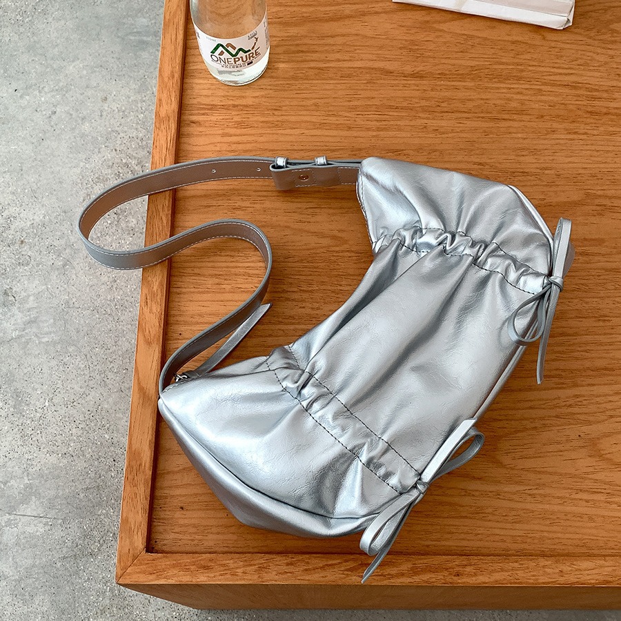 Versione coreana in morbida pelle plissettata 2024 nuovo fiocco tinta unita stile di nicchia alla moda spalla singola sotto le ascelle_voghion.com