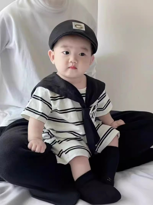 ベビー服夏の薄い襟のお尻の服の洋気の男の子の赤ちゃんの漫画の半袖は夏の学院の風に登ります。|undefined
