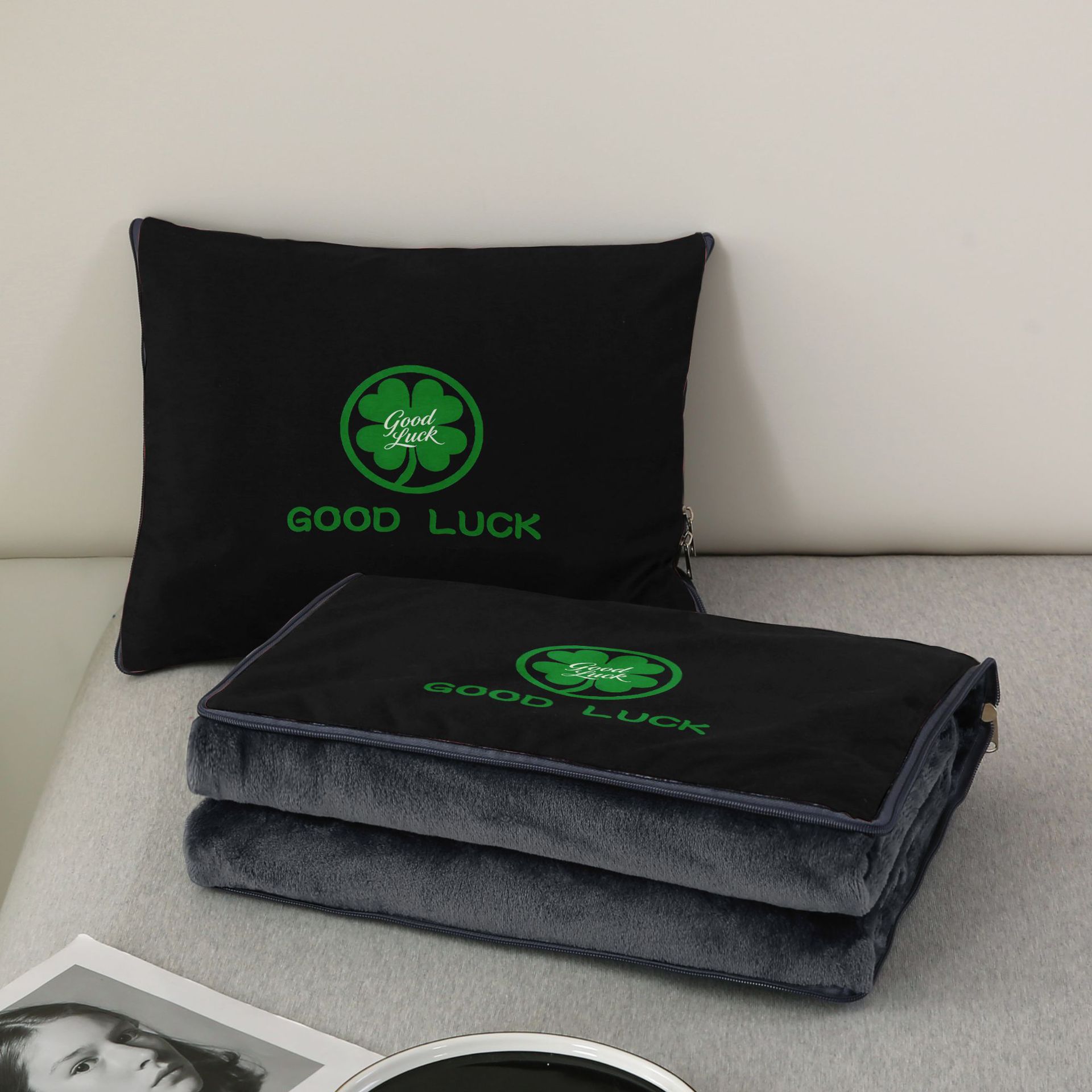 검정색 네잎클로버 담요, 직사각형 30*40 사이즈