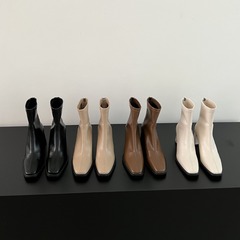 ファッションのショートブーツの女性の秋冬のハイヒールと裸の靴の小さい大衆のデザイン感の太さと弾力性の太さと痩せた靴の女性