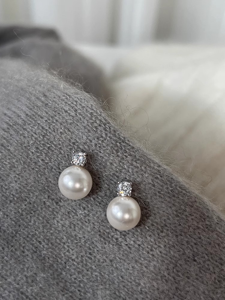 6g Weight 925 Sterling Silver Ear Needle Material Pearl Inlay Material Ear Studs Classification 1 Pair Quantity Holiday, Daily Occasion 925 Sterling Silver Material Geometric Pattern All Seasons Season Women's Gender Polished Finish Elegant, Simple Style Style 1 Pair 925 Sterling Silver Geometric Pearl Ear Studs 8