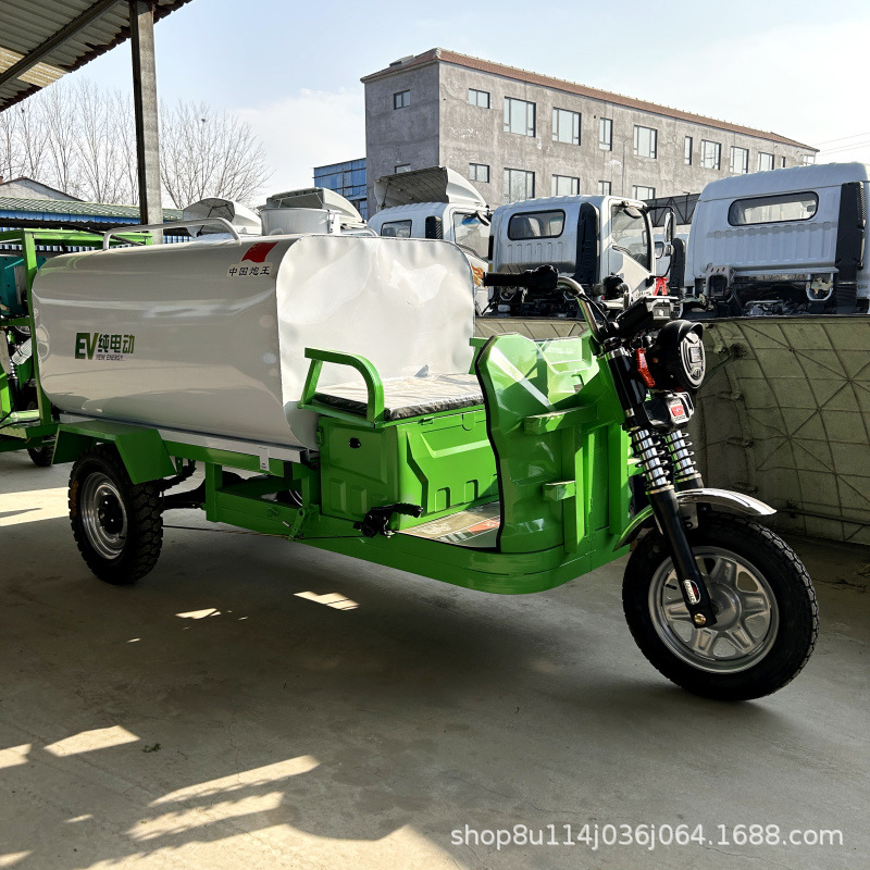 Cross-Border Sales of Small Electric Sprinkler Trucks, Three-Wheeled Low-Noise Irrigation Vehicles for Orchards in Southeast Asia and Africa, Support Sea Shipping