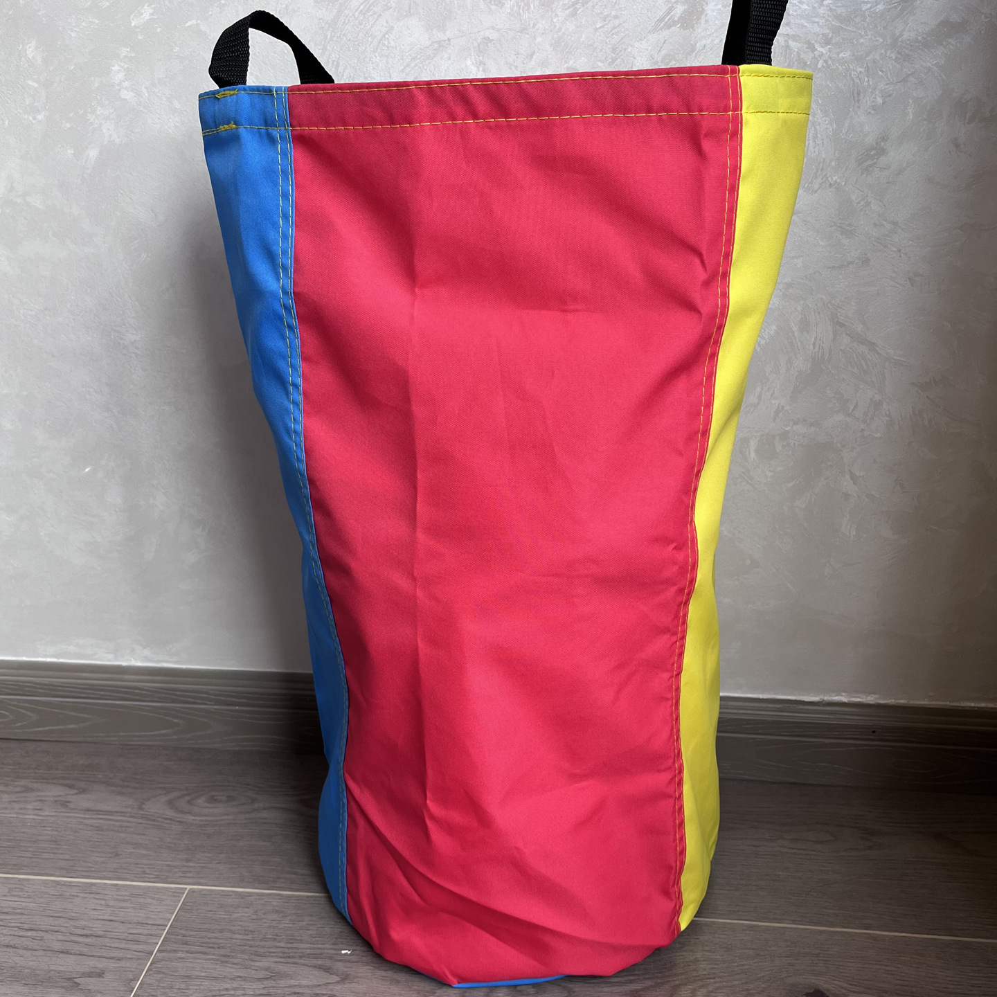 Bolsa de salto de tres colores, juegos deportivos divertidos, equipos de entrenamiento sensorial para niños, construcción de grupo inteligente, props de salto expandidos