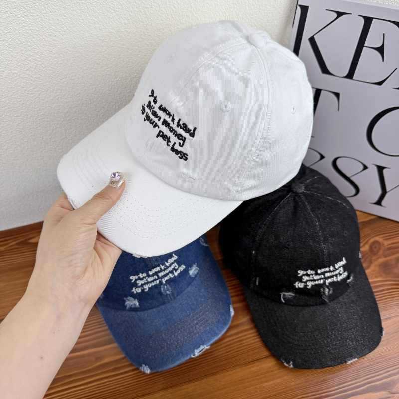 Al por mayor Corea del Sur 2025 nueva letra sombrero de béisbol gradiente mujer cara pequeña americana retro bordado sombrero de lengua