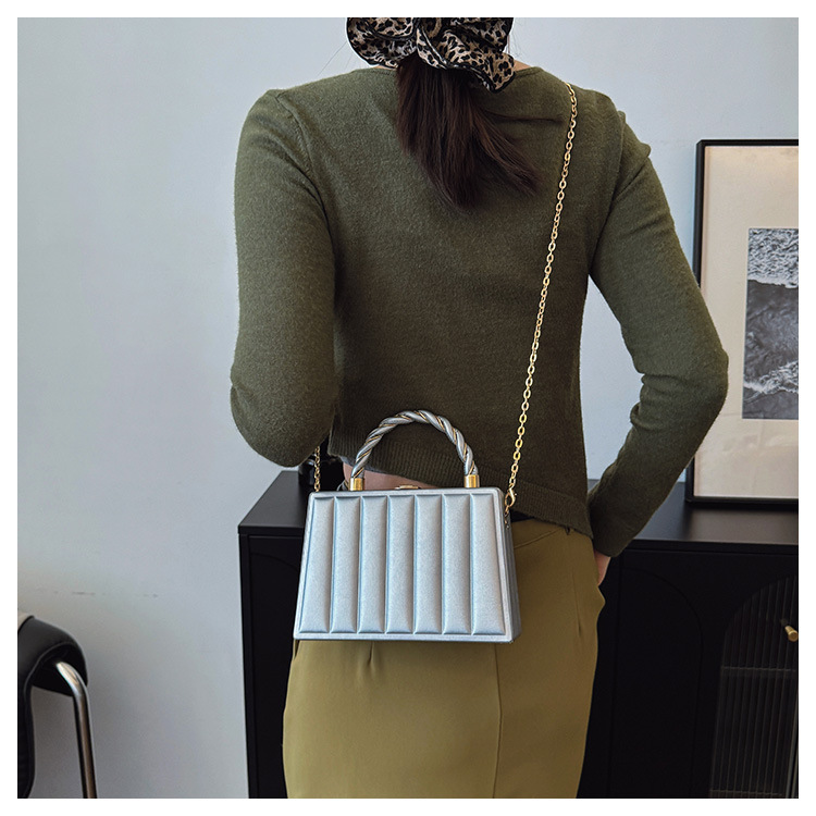 438g Weight Synthetic Leather Lining Material Sewing Thread Fashion Element Lock clasp Closure Type Single Shoulder Strap Strap Type Shoulder Bag Bags Type Holiday, Travel, Shopping Occasion PU Material Solid Color Pattern All Seasons Season Women's Gender Elegant, Streetwear Style Square Shape Medium Size Women's Medium PU Solid Color Elegant Streetwear Sewing Thread Square Lock Clasp Shoulder Bag 22