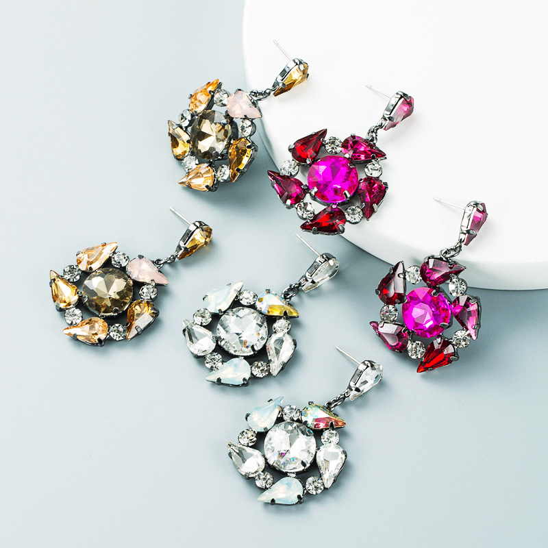 Retro-mehrschichtlegierungsblume Voller Diamantohrringe Großhandel Nihaojewelry display picture 2