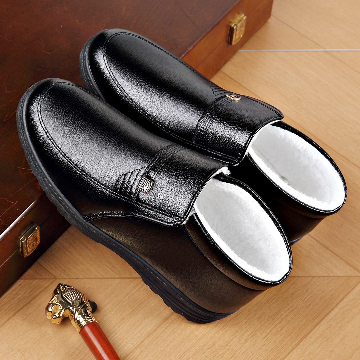 2025 invierno cálido y veludo antideslizante zapatos de algodón casuales de alto rendimiento para hombres zapatos de algodón de cuero para hombres ancianos