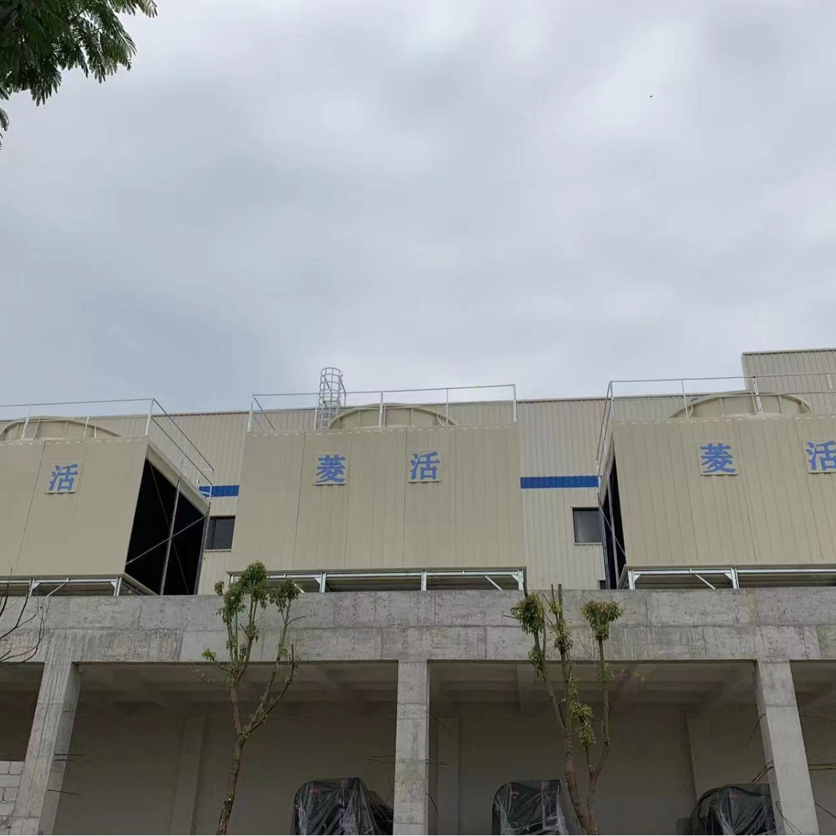 深圳市厂家直供1800T横流低噪音方形冷却塔